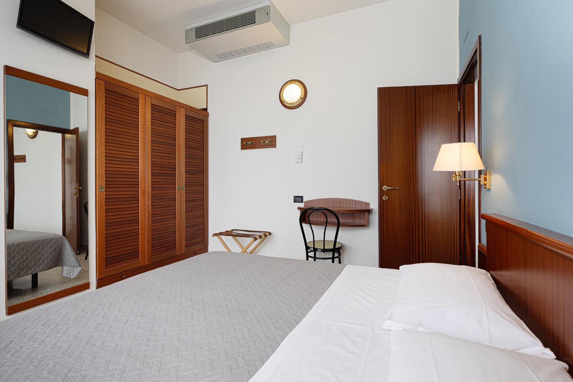 Hotel Avana Fronte Mare Riccione Exterior photo