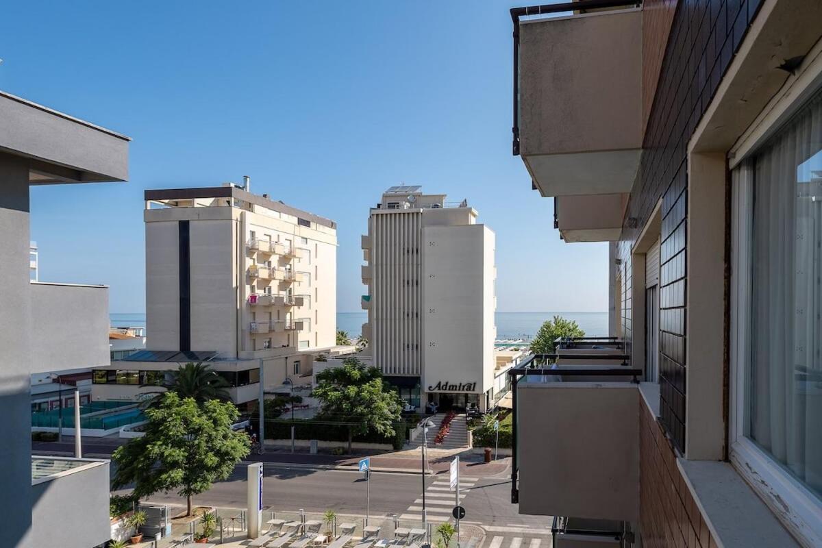 Hotel Avana Fronte Mare Riccione Exterior photo