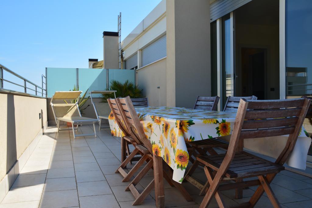 Hotel Avana Fronte Mare Riccione Exterior photo