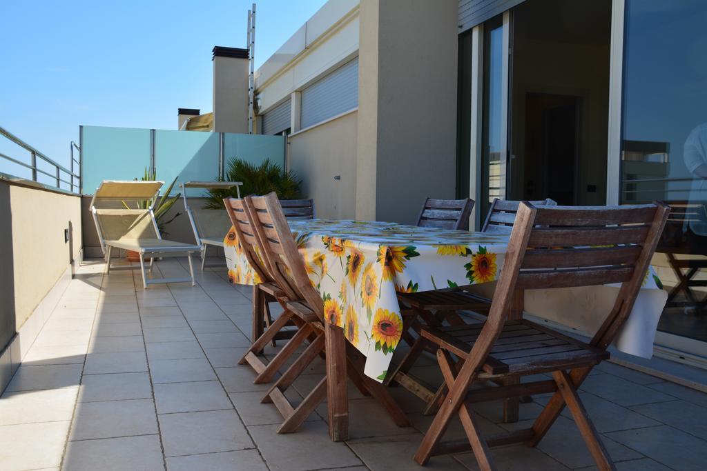 Hotel Avana Fronte Mare Riccione Exterior photo