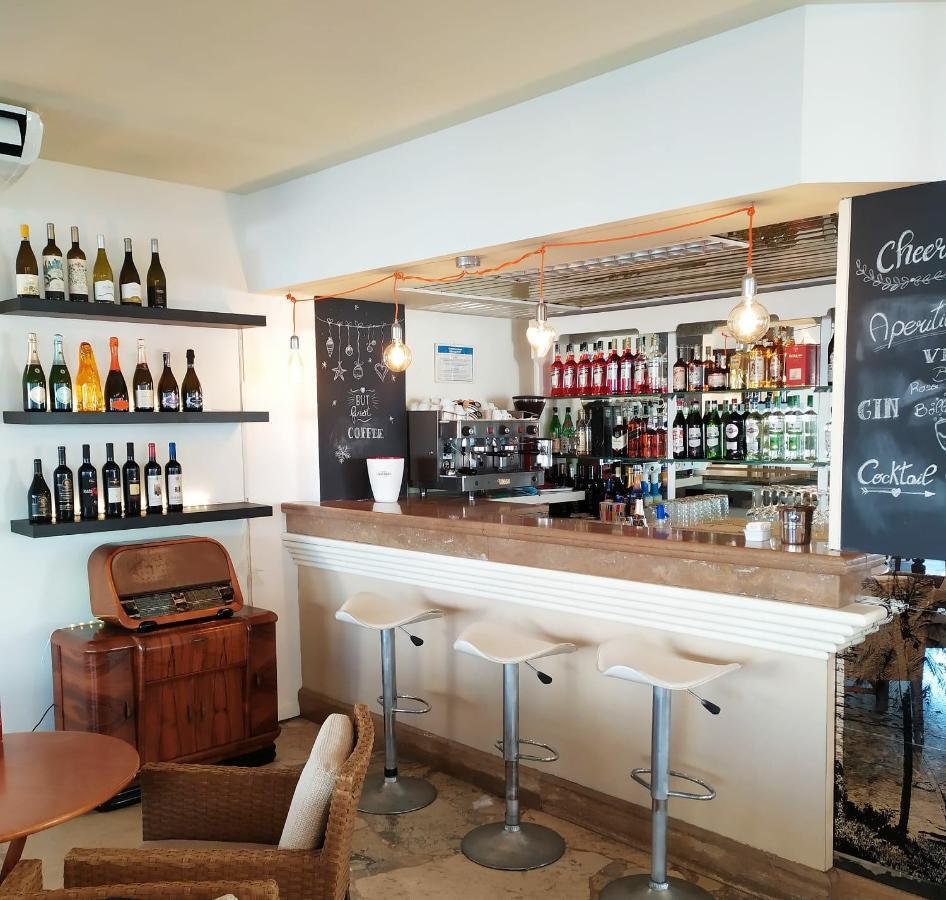 Hotel Avana Fronte Mare Riccione Exterior photo