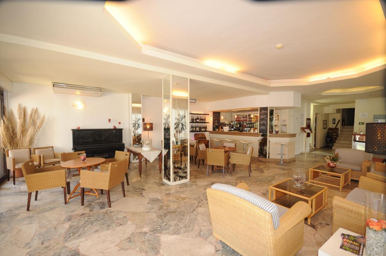 Hotel Avana Fronte Mare Riccione Exterior photo