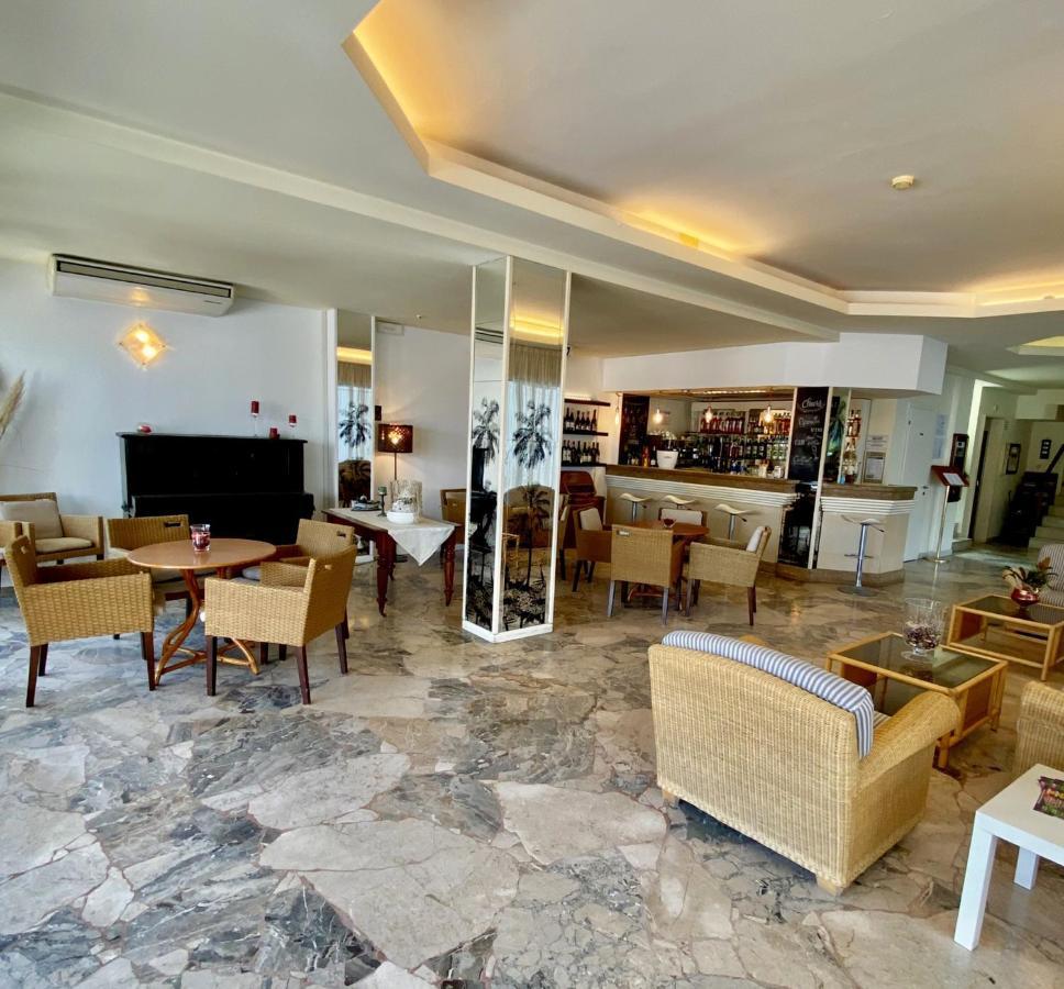 Hotel Avana Fronte Mare Riccione Exterior photo